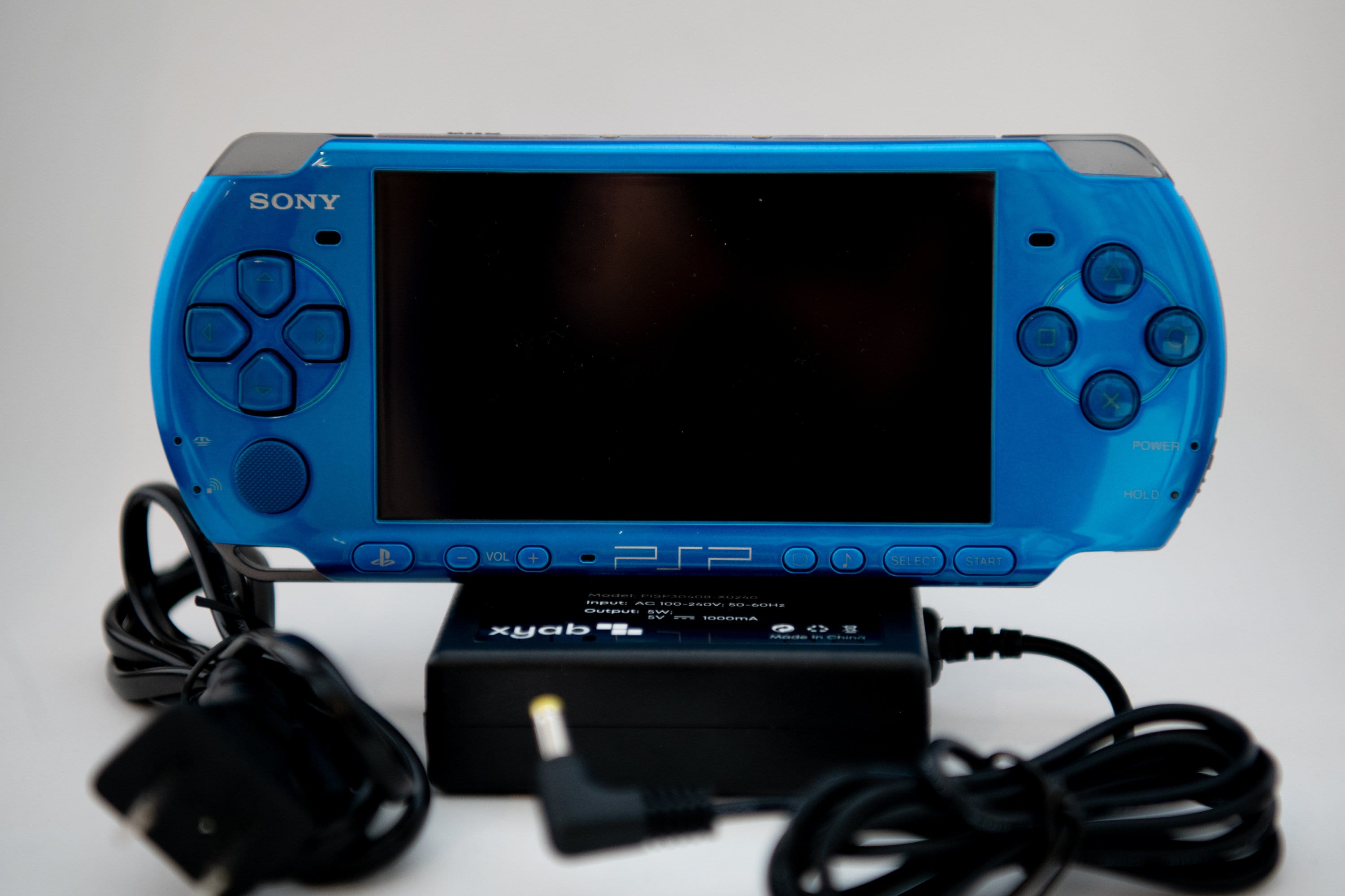 Sony PSP-3000 Vibrant Blue - Good Condition - Charger + New