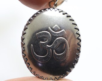 ガネーシャ神ペンダント「オームネックレス」：ヒンドゥー教の成功の神