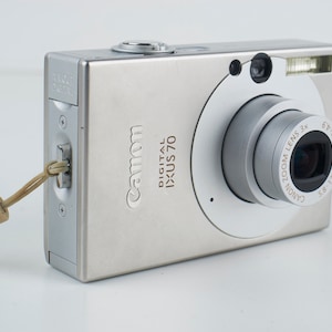 Canon Digital IXUS 70 7.1MP 3x Zoom Compact Digital Camera