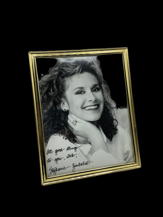 ステファニー・ジンバリスト直筆サイン入り写真：1980年代レミントン