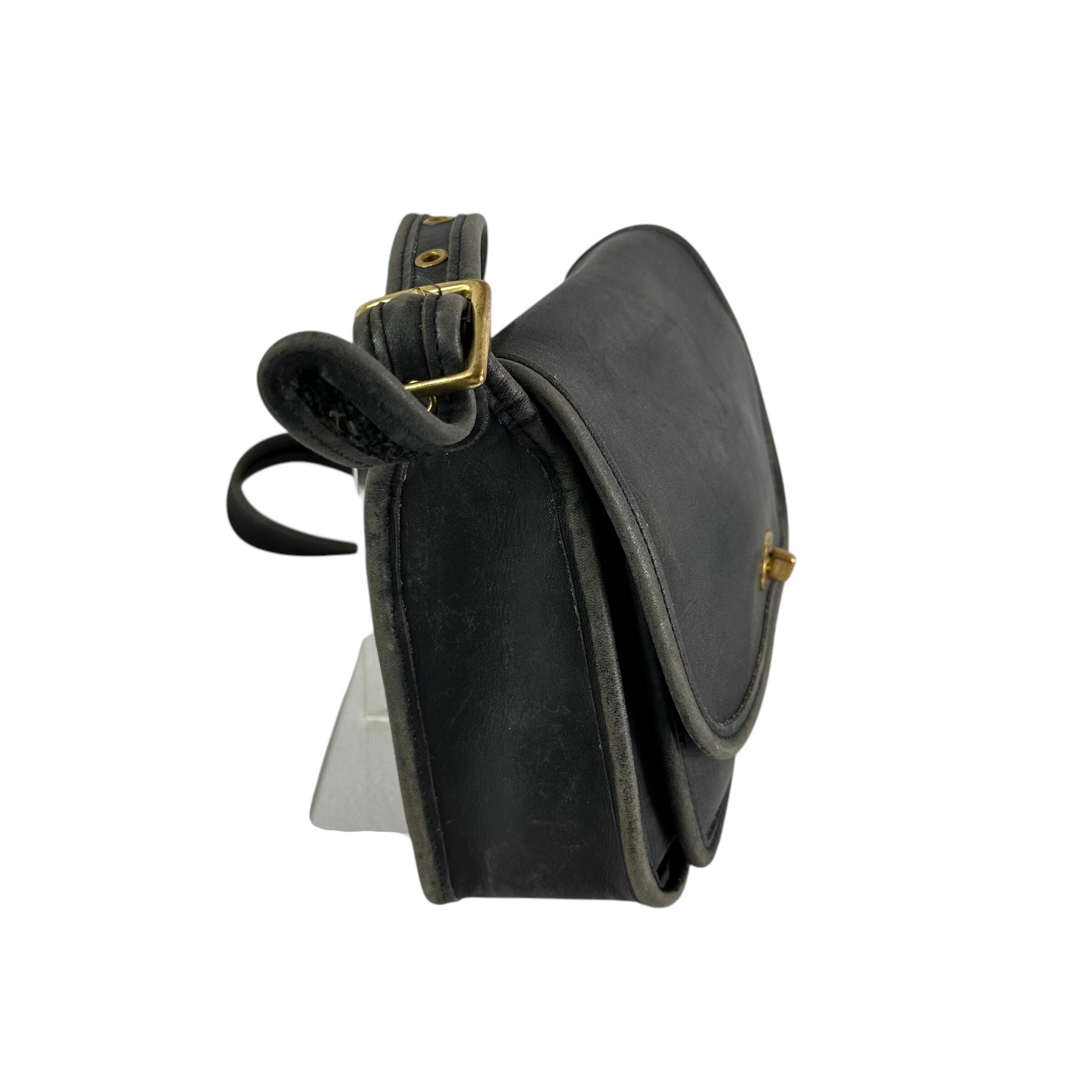 Vintage COACH 9061 Rambler Black Leather Turn Lock Flap Purse