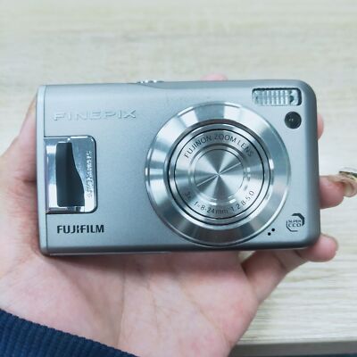 Fujifilm FinePix F31fd Compact Digital Camera 6.3MP 3x Silver - 90