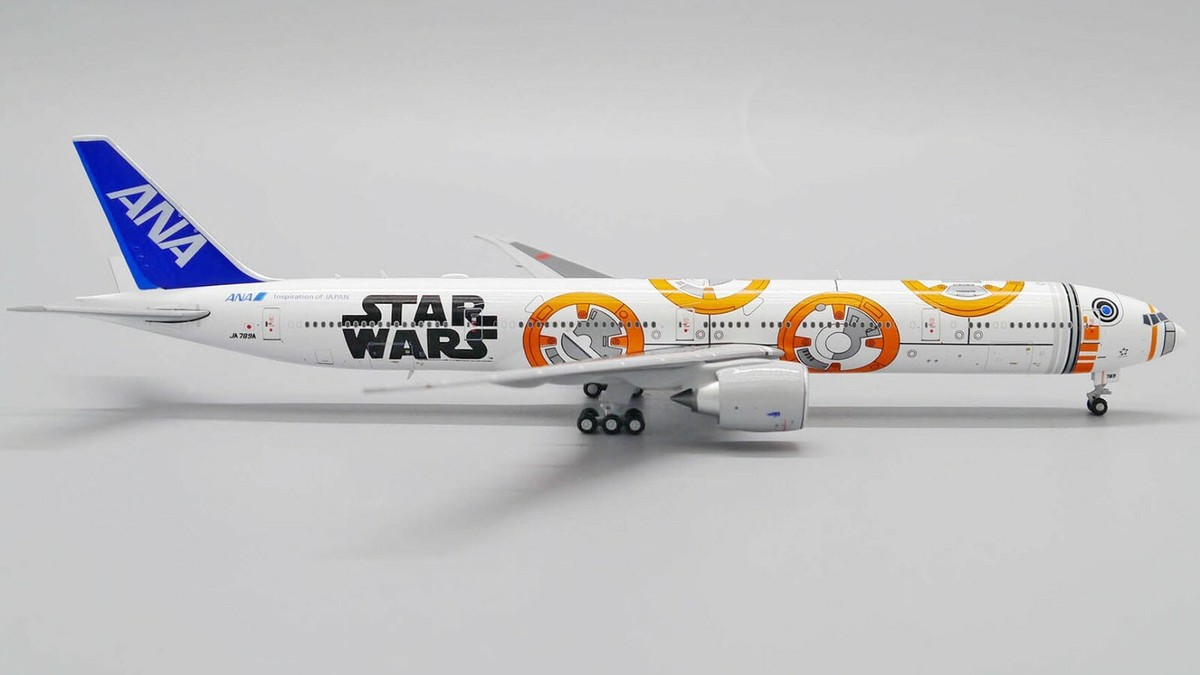 ANA Boeing 777-300ER JA789A Star Wars BB-8 JC Wings EW4773005