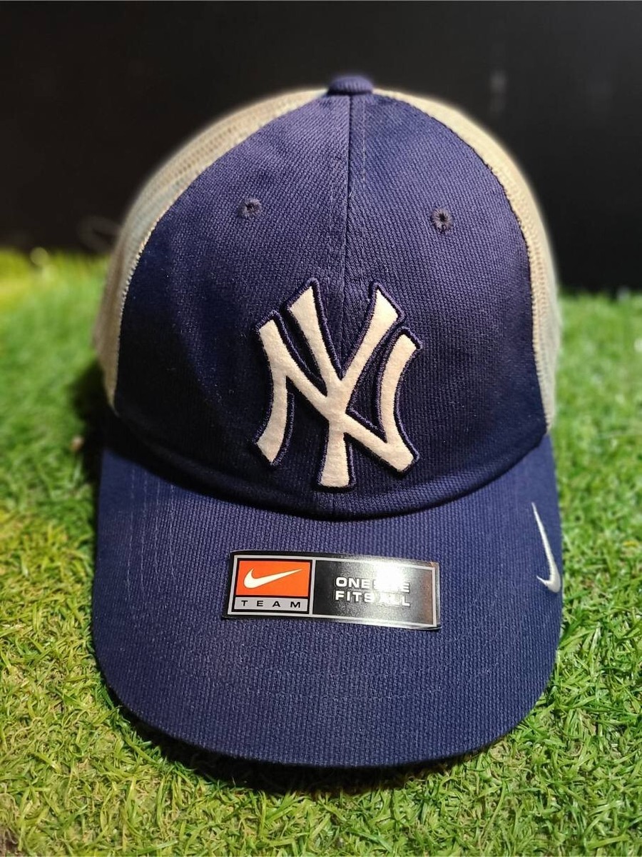 New w/ Sticker Vintage Nike New York Yankees Hat Snapback Mesh