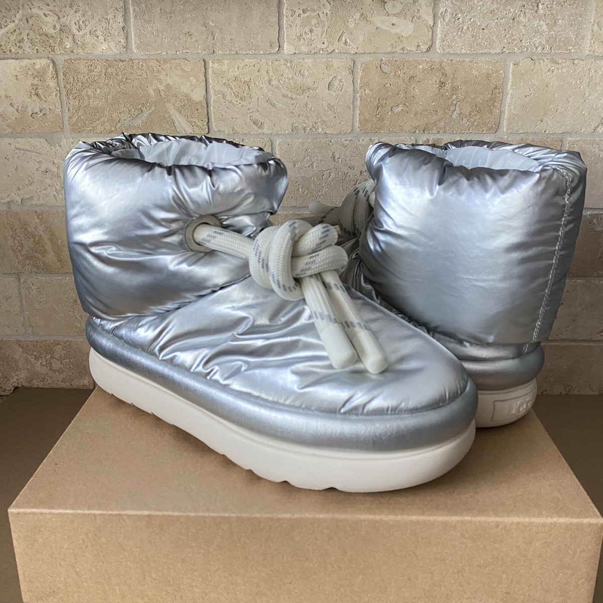 UGG CLASSIC MAXI SHORT METALLIC SILVER SLIP PULL ON PUFF BOOTS