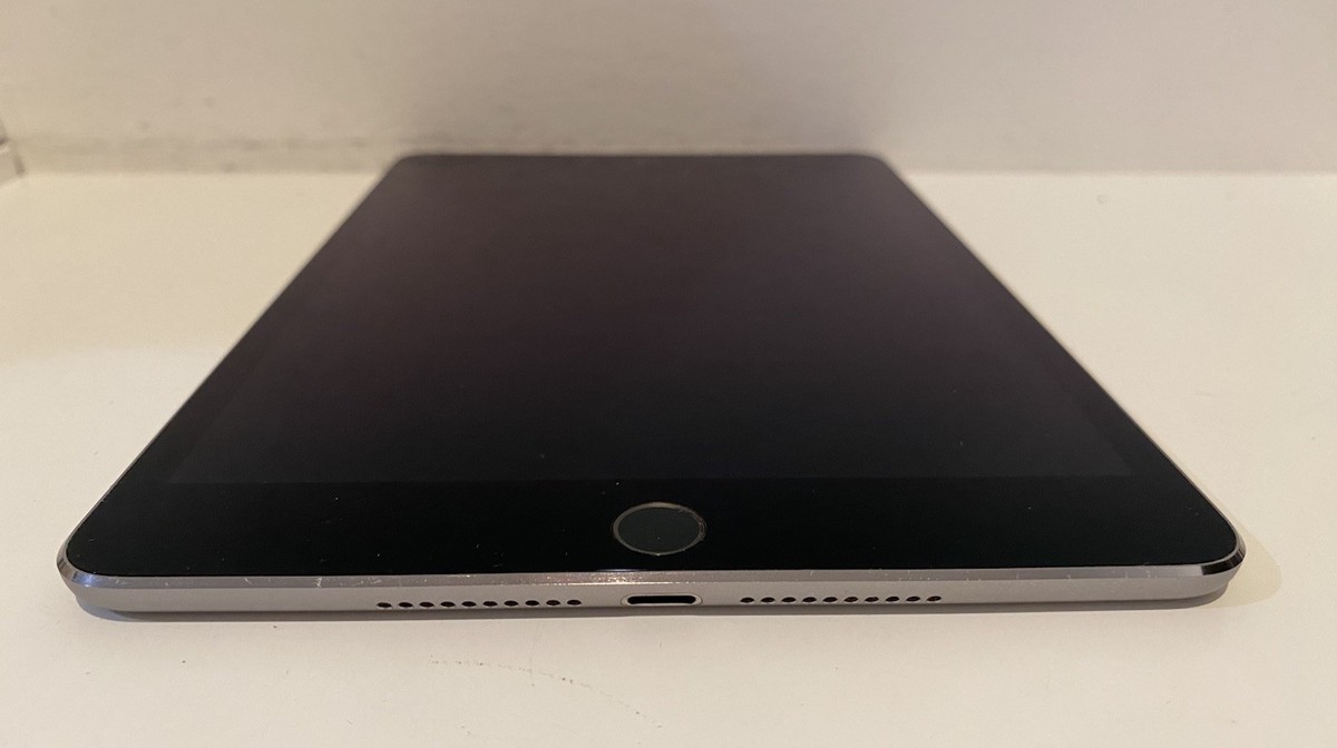 Apple iPad mini 4, 128GB, Wi-Fi, 7.9