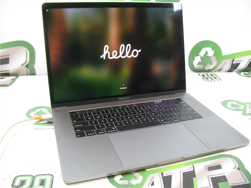 Apple MacBook Pro Laptop A1990 EMC 3215 i7-8750H 32GB RAM 256GB