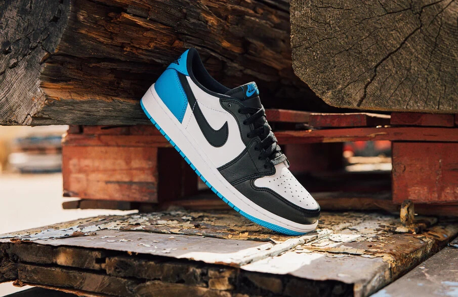 Nike Air Jordan 1 Retro Low OG UNC Dark Powder Blue Size 11.5