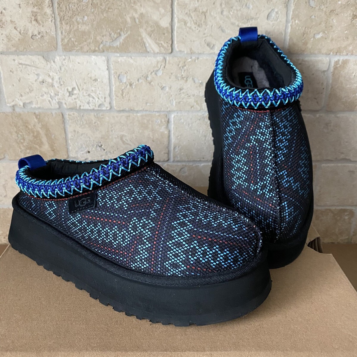 UGG WOMEN TAZZ MAXI TASMAN BLACK SHEARLING PLATFORM SHOES SIZE 7