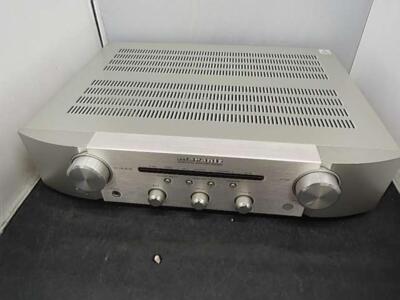 Marantz PM5004 Integrated Amplifier Good Condition Used w/Remote