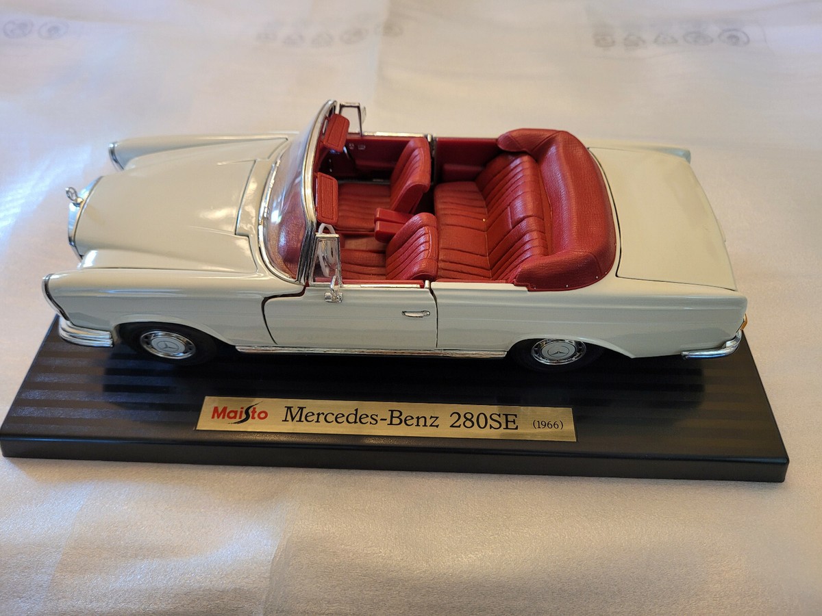 1966 Mercedes Benz 280SE 1:18 Scale Die Cast Maisto Special