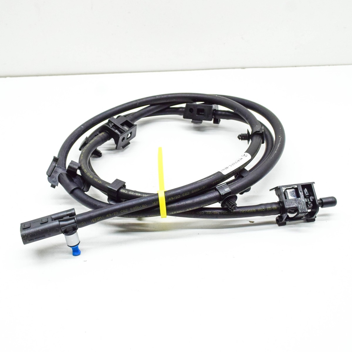 MB GLC X253 Front Windscreen Washer Nozzles Heated A2538602300 NEW