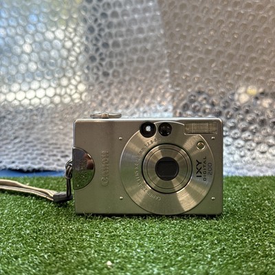 Canon IXY Digital 200 Compact 2.1MP Digital Camera - Silver