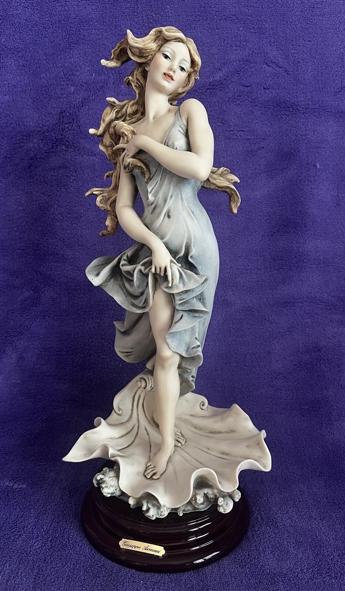 Giuseppe Armani 1993 Collectors Society Figurine VENUS Lady 0881C