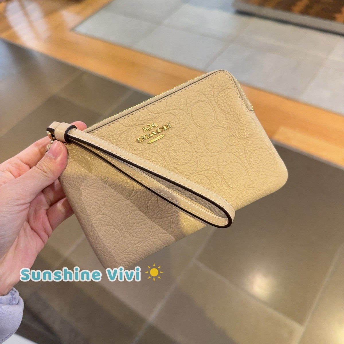 NWT Coach Corner Zip Wristlet In Signature Leather Oat CCJ73 | eBay