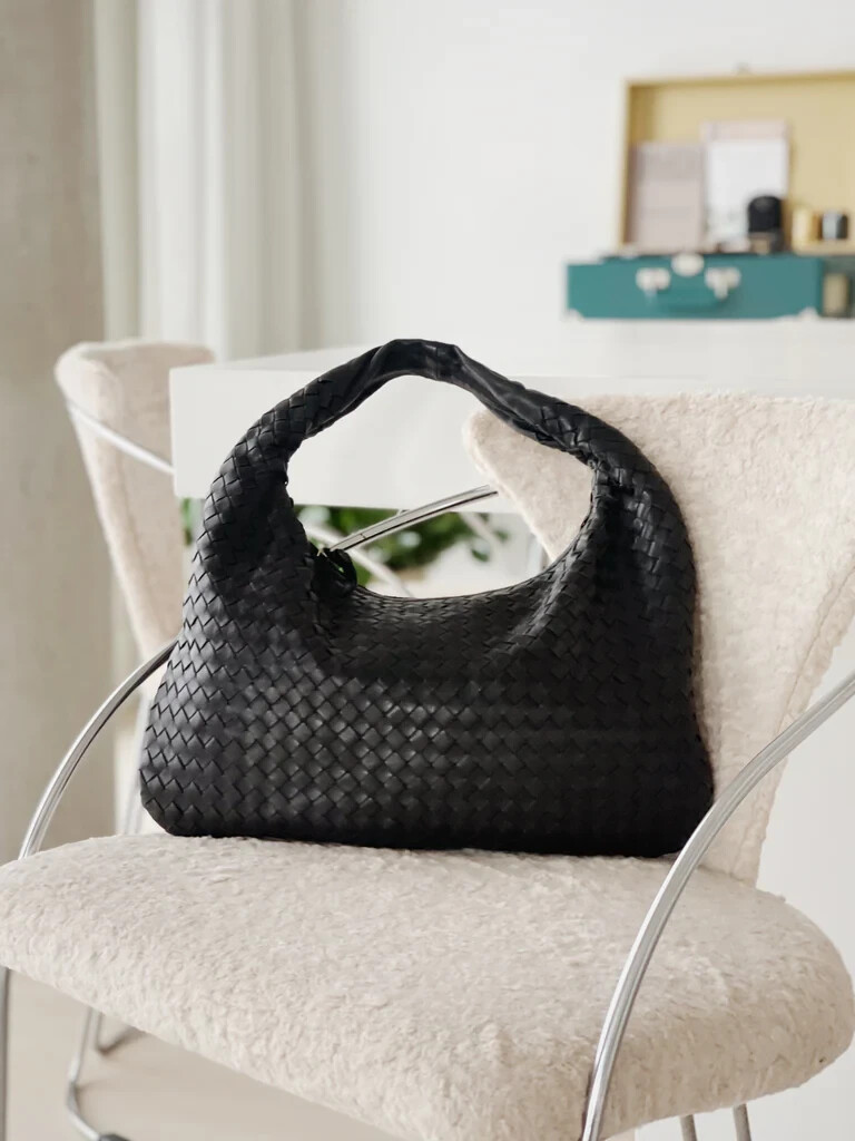 BOTTEGA VENETA Vintage Intrecciato Leather Hobo Bag | eBay