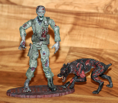 Resident Evil Code Veronica Zombie Soldier Cerberus Dog Action