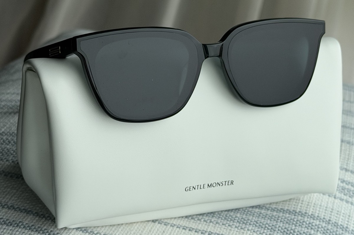 new- Gentle Monster - Mondo COL 01 Black Frame + Black Tinted
