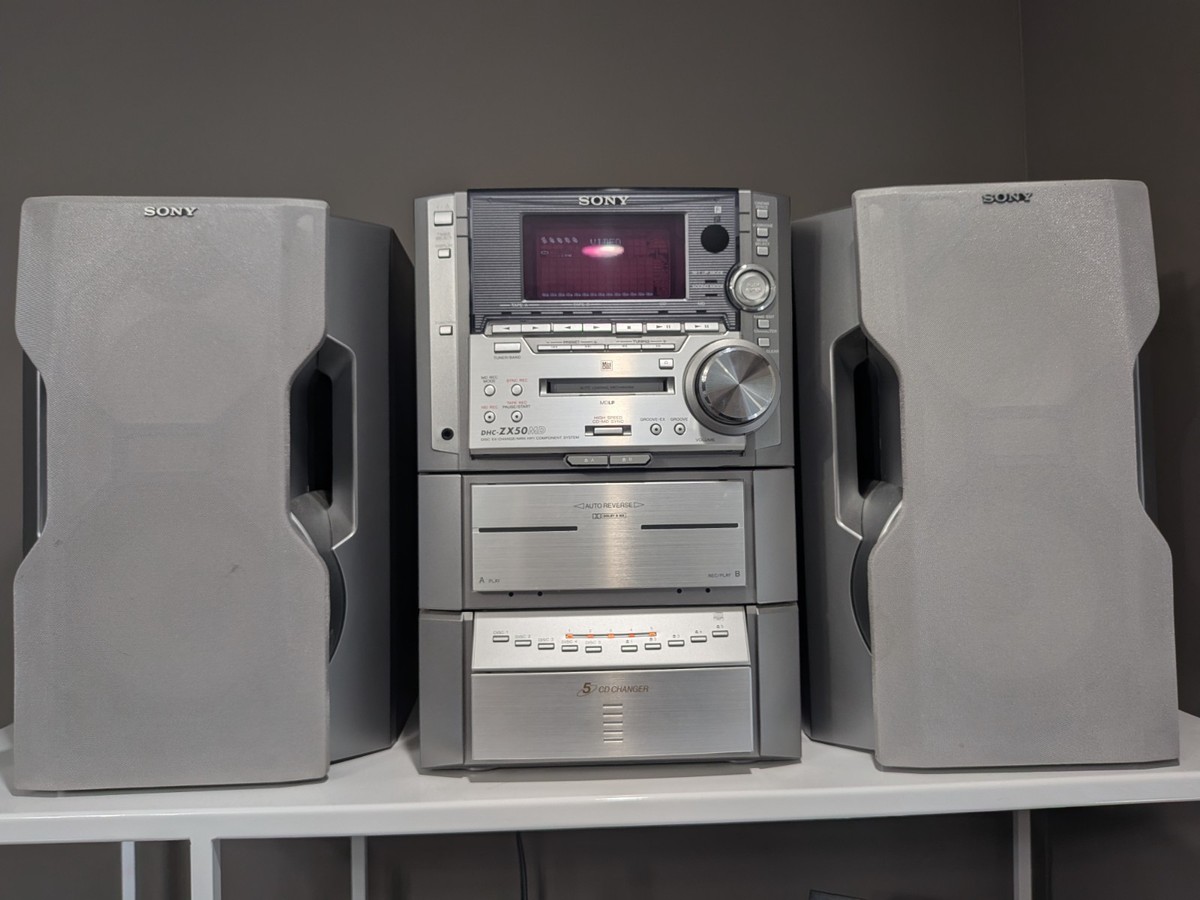 SONY DHC-ZX50MD-MINIDISC, 5 CD CHANGER, DUAL CASSETTE, AM/ FM