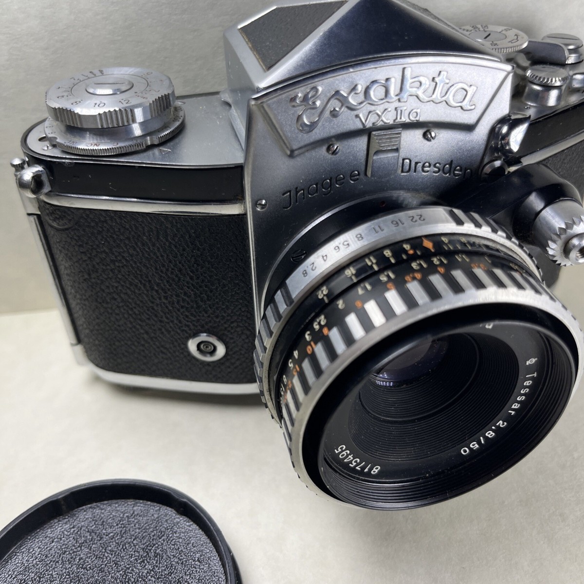 Exakta VX IIa 35mm Film SLR Camera with Zeiss Tessar 2.8 50mm Lens