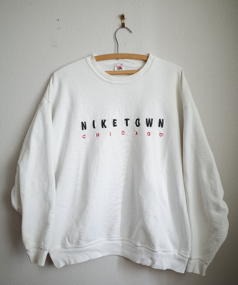 Vintage 90's Nike Town Chicago Crewneck Sweatshirt White Size XL