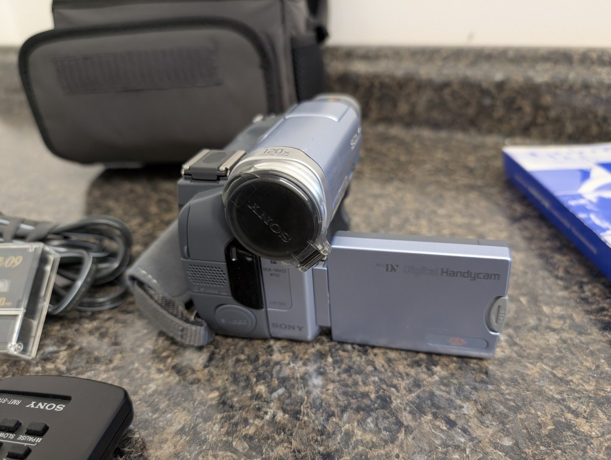 Sony Handycam DCR-TRV22 Mini DV Camcorder Nightshot From JAPAN