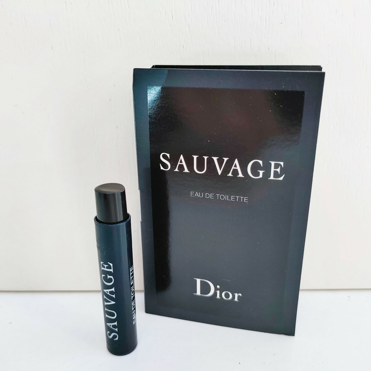 DIOR Sauvage Eau de Toilette Cologne mini Spray for men, 1ml