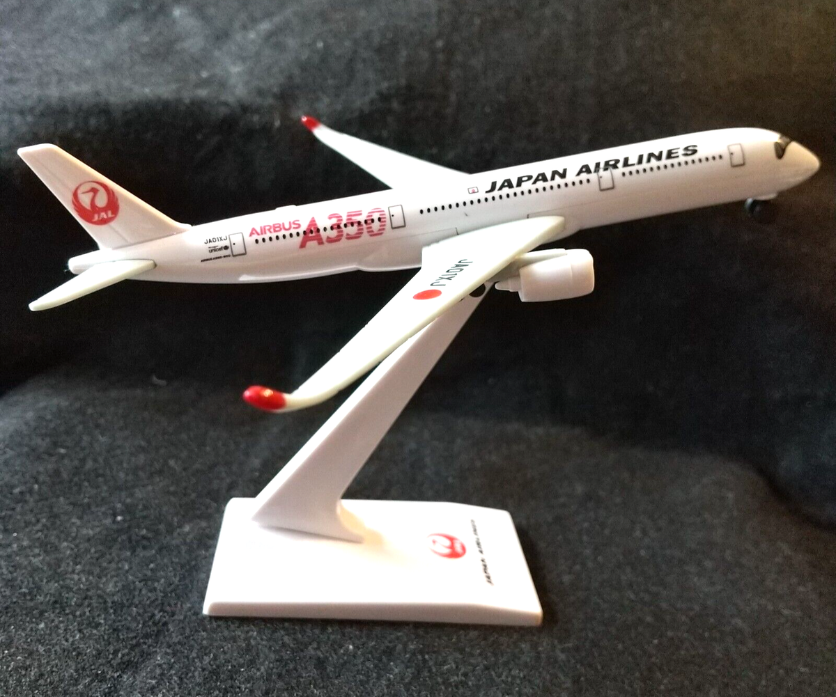 Japan Airlines JAL New Airbus A350-900 JA01XJ Aircraft Model No