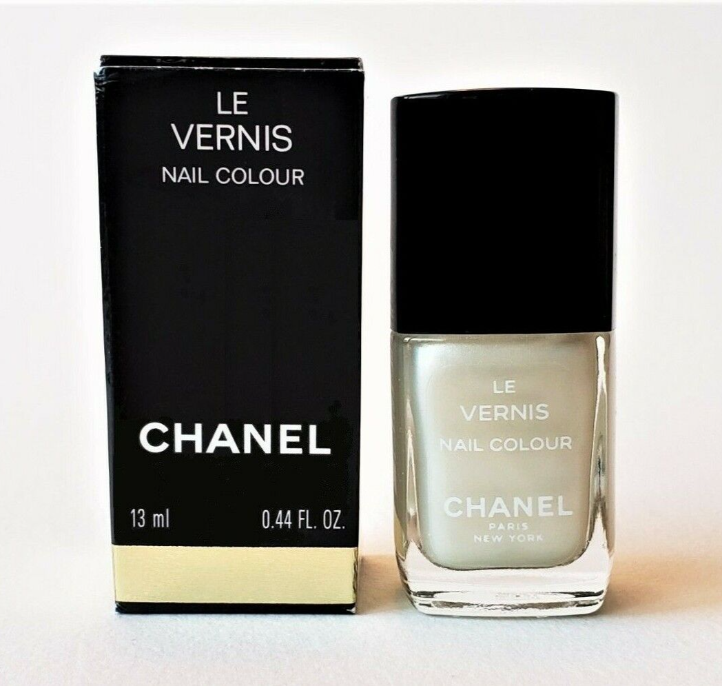CHANEL Le Vernis Nail Polish CHAUD-FROID | eBay