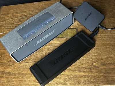 Bose SoundLink Mini Portable Bluetooth Silver Speaker +Charging