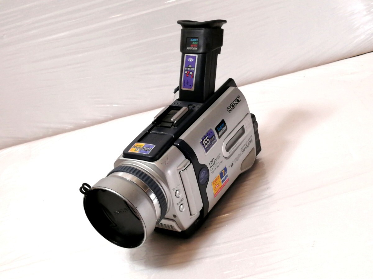 Sony Handycam DCR-TRV30 (MiniDV Digital Camcorder) Japanese only