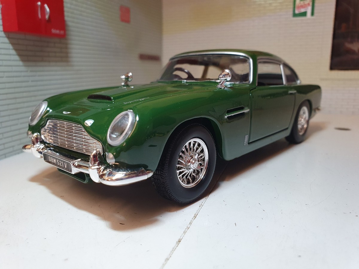 Aston Martin DB5 Green 1963 British Racing 1:24 Detail Motormax