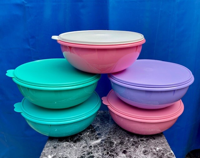 Tupperware Fix n mix Bowl 26 Cup Vintage Collection Bowl New Sale