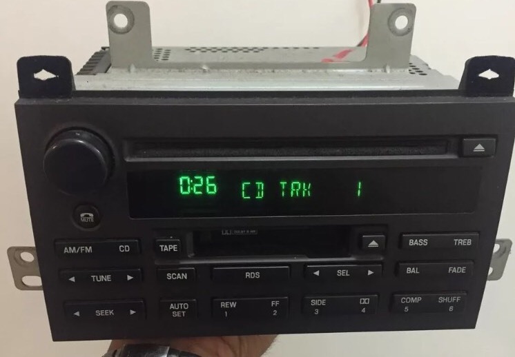 2003-2005 LINCOLN Town Car RDS AM/FM Radio Tape CD Player