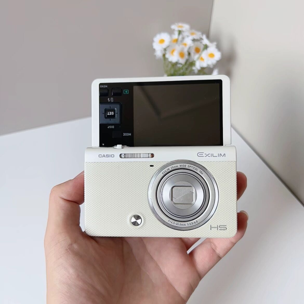 Casio HIGH SPEED EXILIM ZR50 digital camera W/10x Zoom Lens White