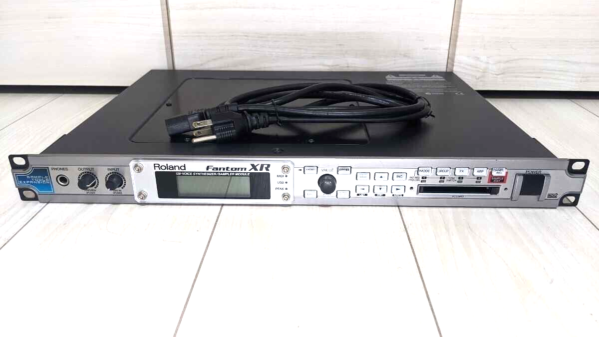 Roland Fantom XR Sound Module rack mount synthesizer | eBay