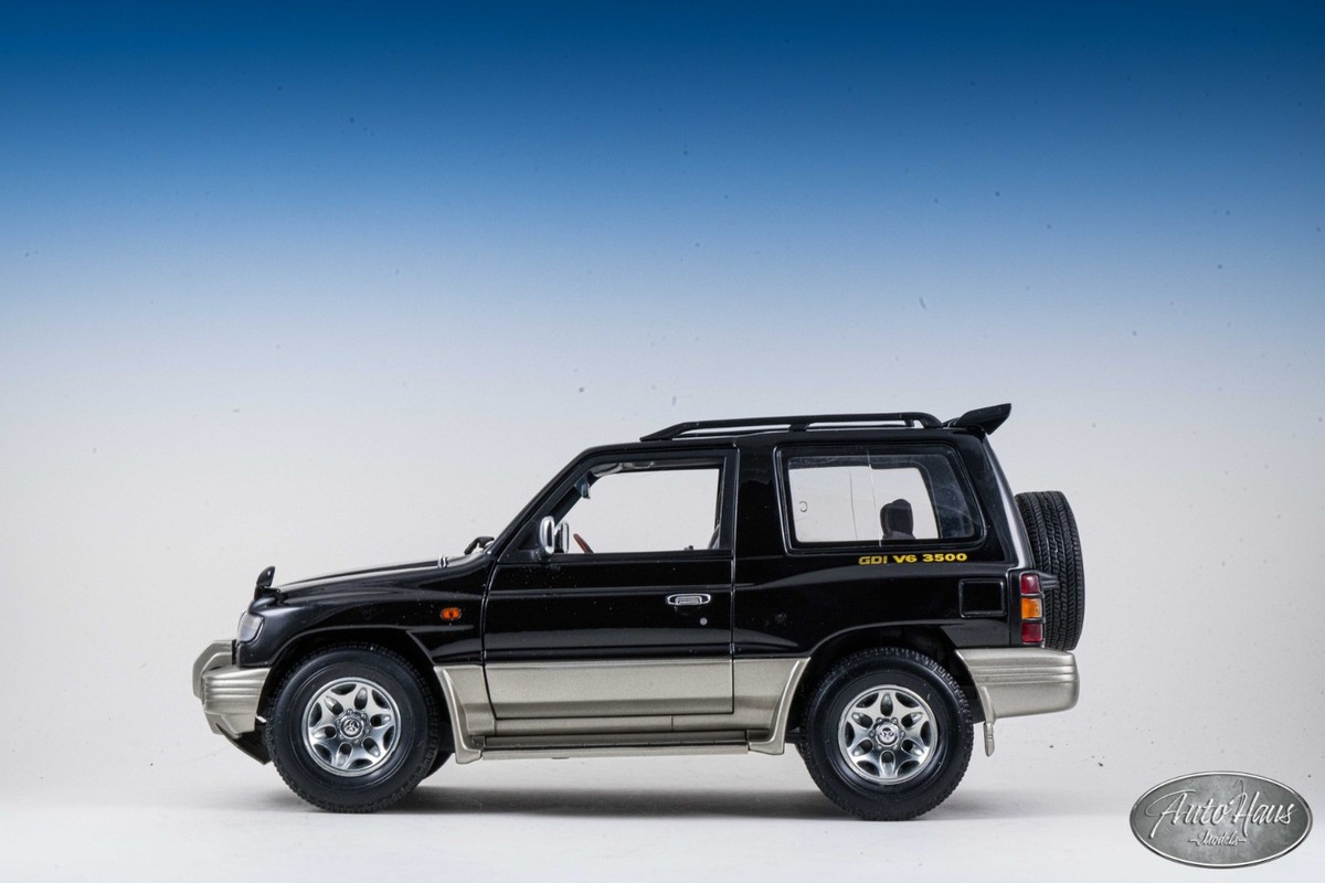 1/18 Autoart 1998 Mitsubishi Pajero SWB Black Diecast 🤝ALSO OPEN