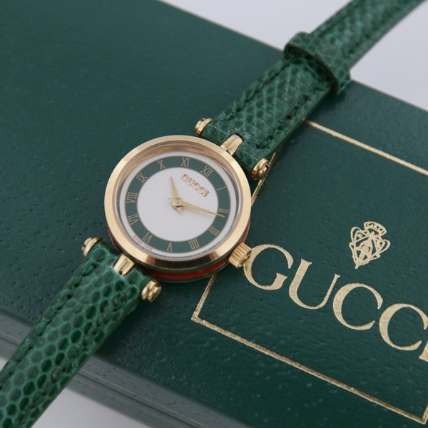 Vintage Gucci Women's Watch – Green Dial, Swiss Made, Crocodile