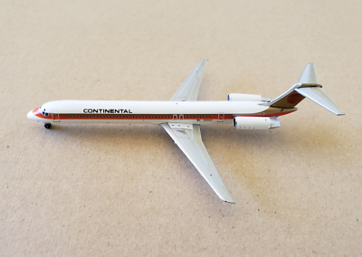 1:400 McDonnell Douglas MD-80 / MD-82 Continental Airlines N9801F