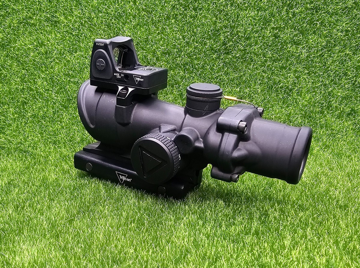 Trijicon 4x32 ACOG Red LED Illum .223 Crosshair Reticle TA51 Mount