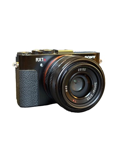 Sony Cyber-shot U DSC-U20 Silver Digital Camera w/Memory Stick 2MP