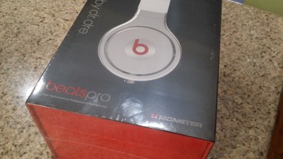 Monster Beats by Dr. Dre Pro Beats Over the Ear Headphones White