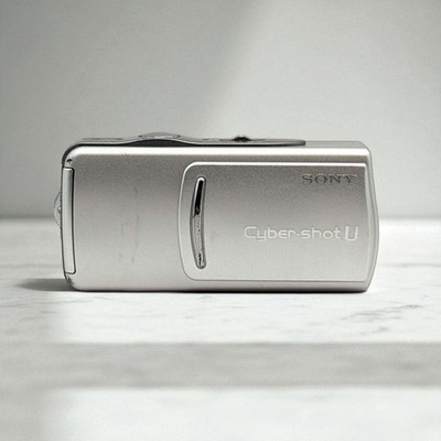 Sony Cyber-shot U DSC-U20 Silver Digital Camera w/Memory Stick 2MP