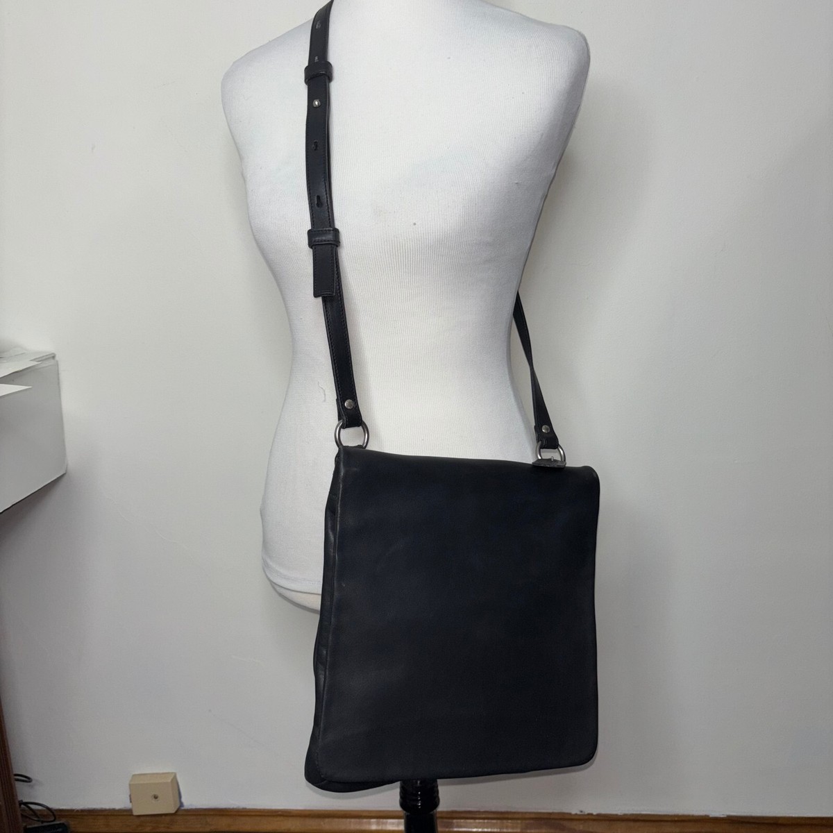 Vintage Coach 9458 Black Chelsea Slim Messenger Swingpack Shoulder