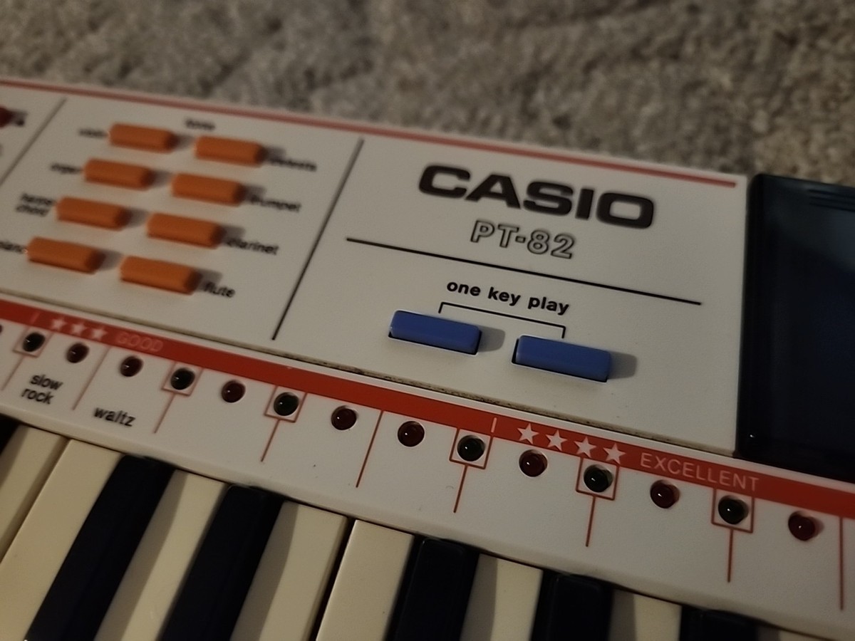 Casio Full Synth PT-82, 32 key, light weight, compact, keyboard