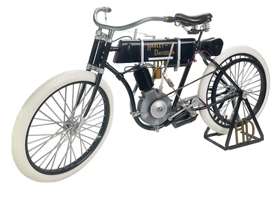 AUTHENTIC REPLICA OF 1903-1904 HARLEY-DAVIDSON 1-6 SCALED MODEL NO