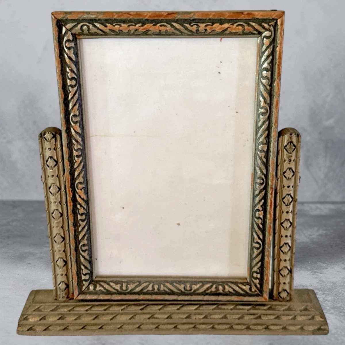 Collectible Antique 1920-1949 Time Period Manufactured Frames for