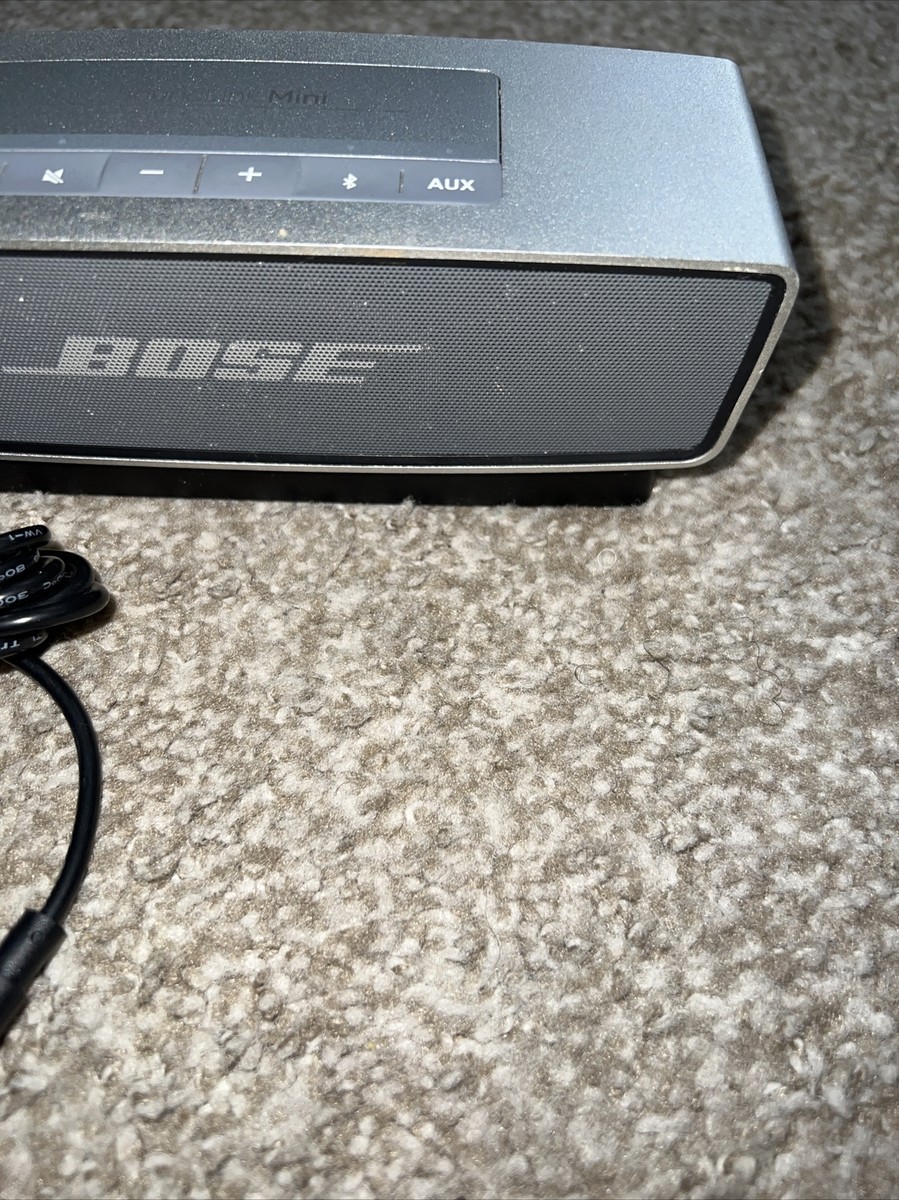 Bose SoundLink Mini Bluetooth Speaker - Silver All Metal With Plug
