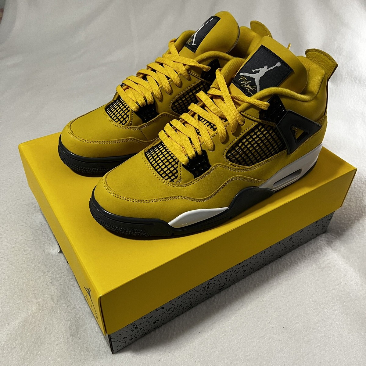 Nike Air Jordan 4 Retro Tour Yellow Lightning Size 11.5 CT8527-700