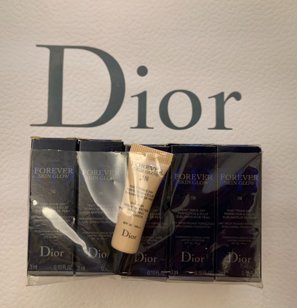 Dior Forever Diorskin GLOW 24h* wear high perfection foundation